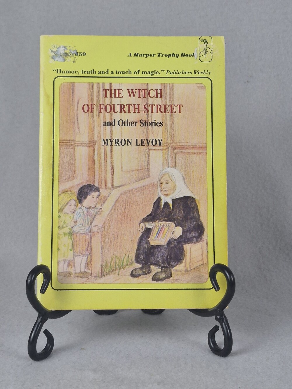 The Witch of Fourth Street & Other Stories – Myron Levoy (1972 Vintage Paperback